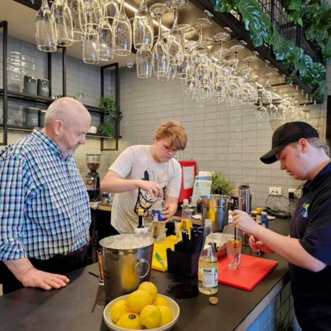 A group of uLaunch and CDERP participants