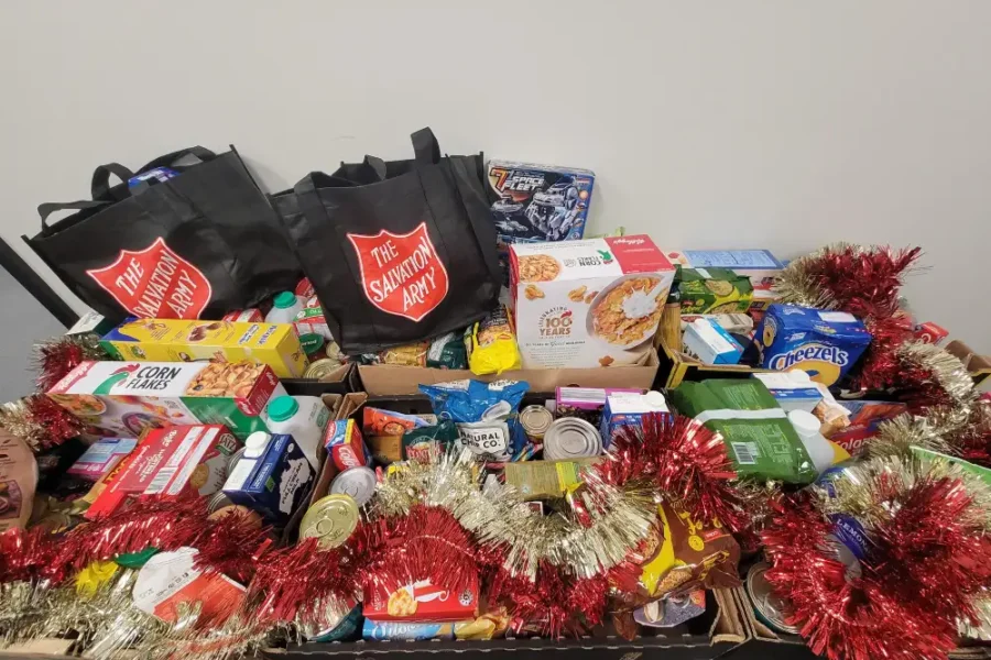 Spreading holiday cheer: uLaunch Mirrabooka donate food hampers to support participants